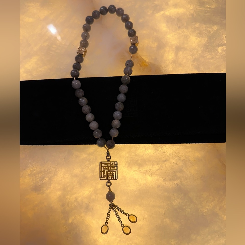 Jade and amethyst bracket